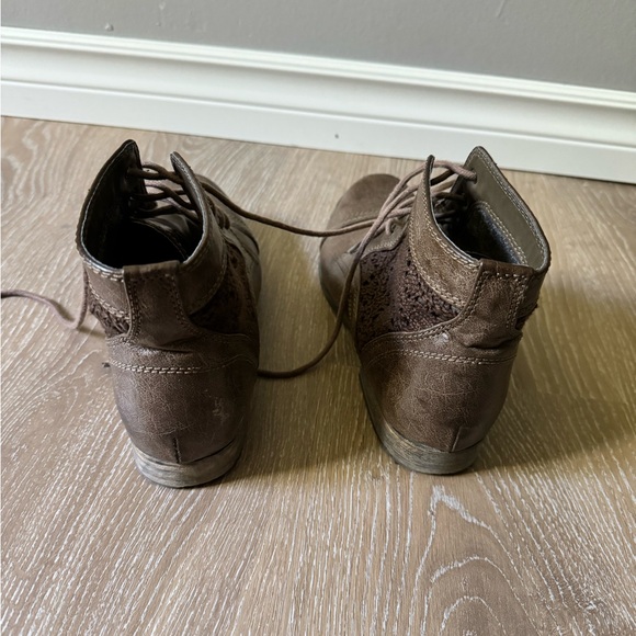 Brown fall booties - Picture 2 of 4